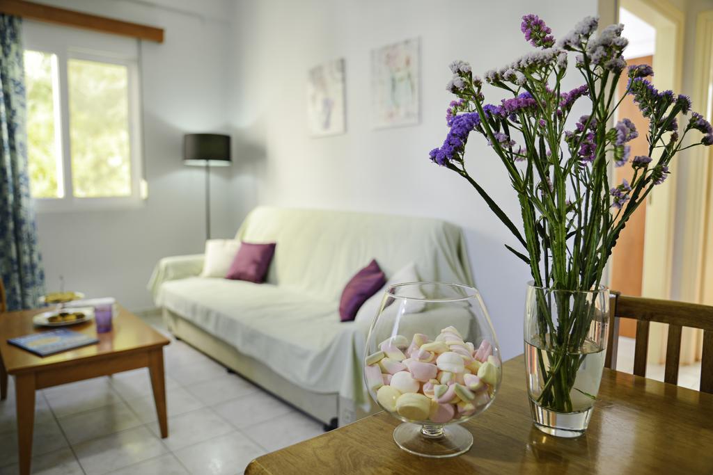 Helios Apartments بلاكاس المظهر الخارجي الصورة